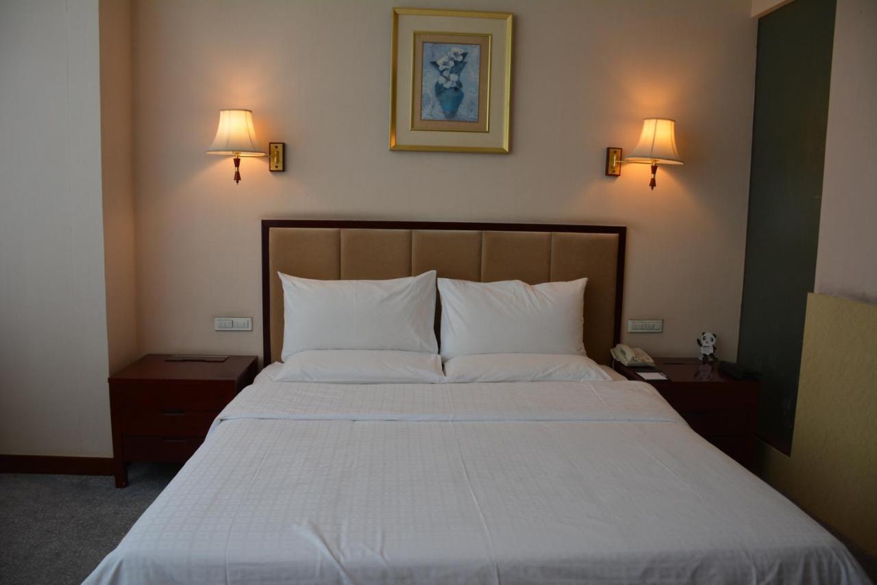 Panda Jinling Grand Hotel Nanking Buitenkant foto