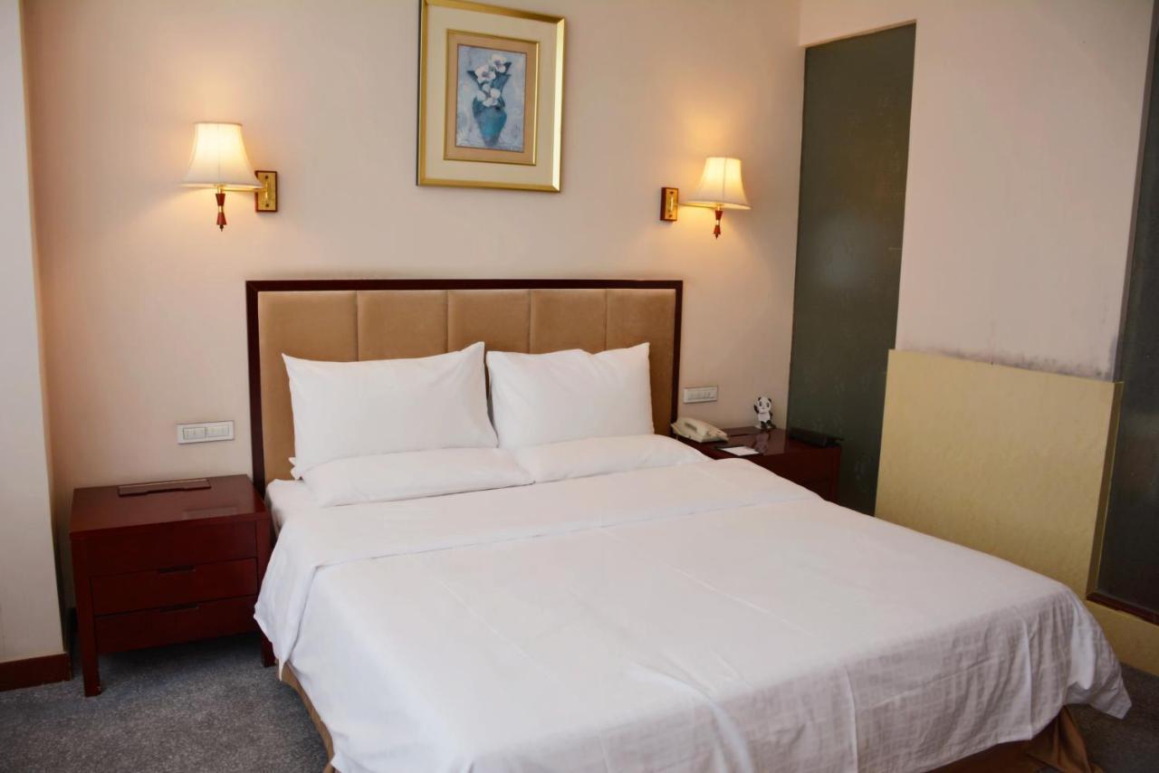 Panda Jinling Grand Hotel Nanking Buitenkant foto